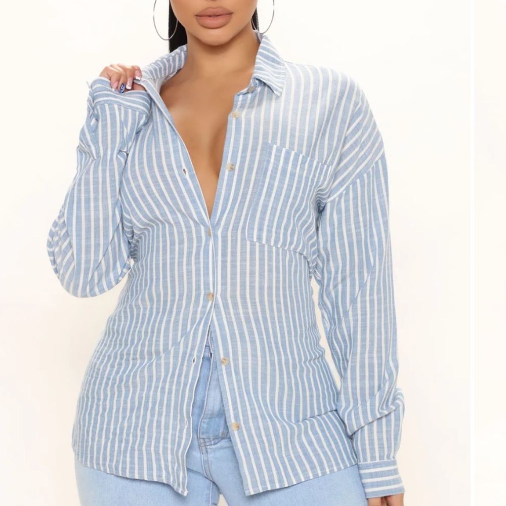 Striped shirt 🤍💙